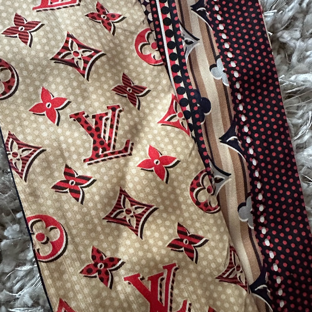 Authentic lv head scarf reversible
